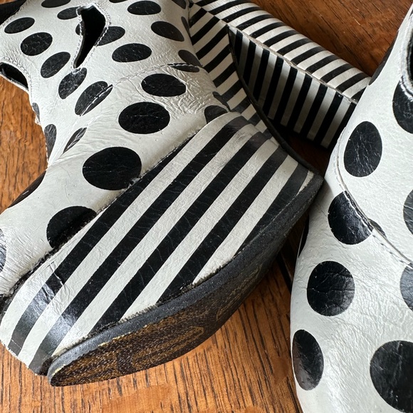 Polka dot and stripes platform black and white boots size 6 - Picture 2 of 6